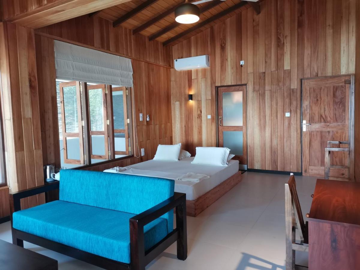 Mountain Wave Hotel And Surfshop Хикадува Екстериор снимка
