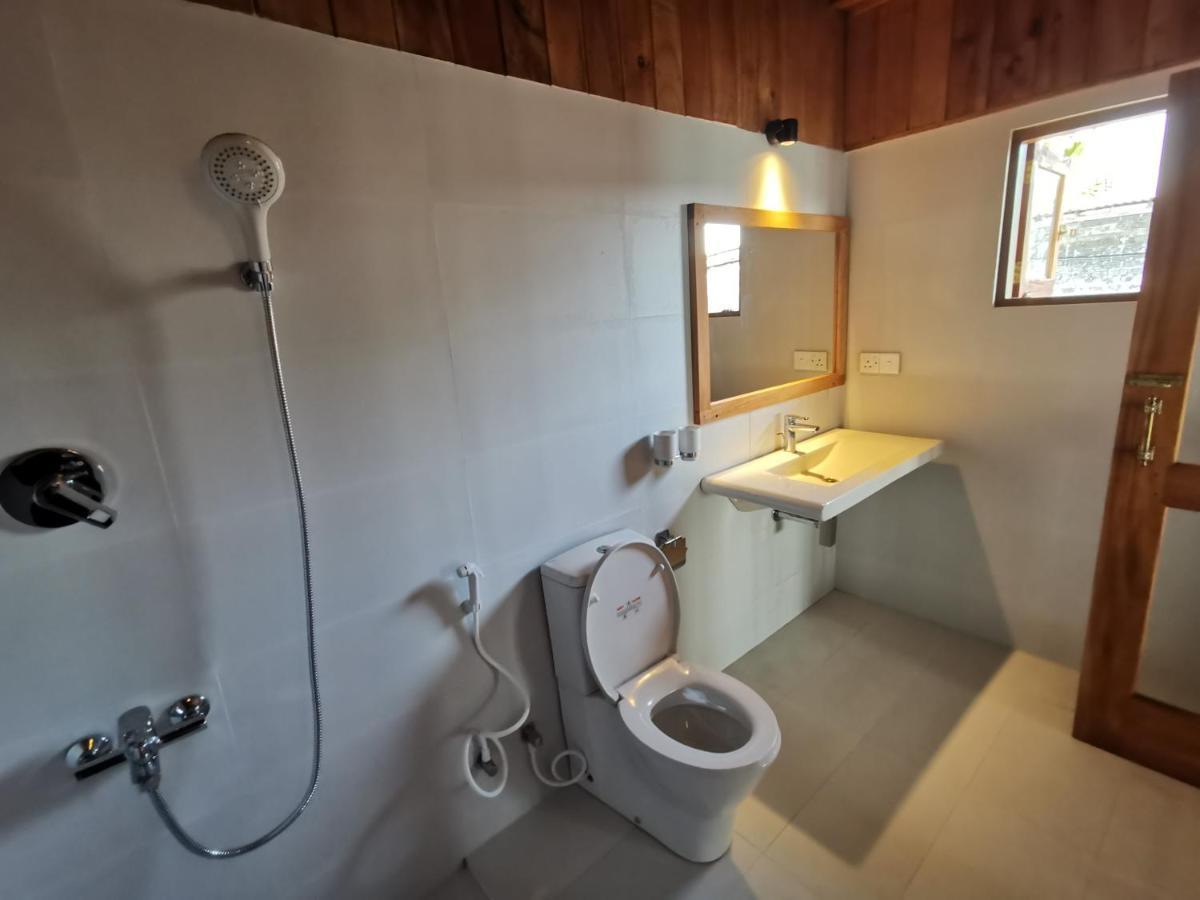 Mountain Wave Hotel And Surfshop Хикадува Екстериор снимка