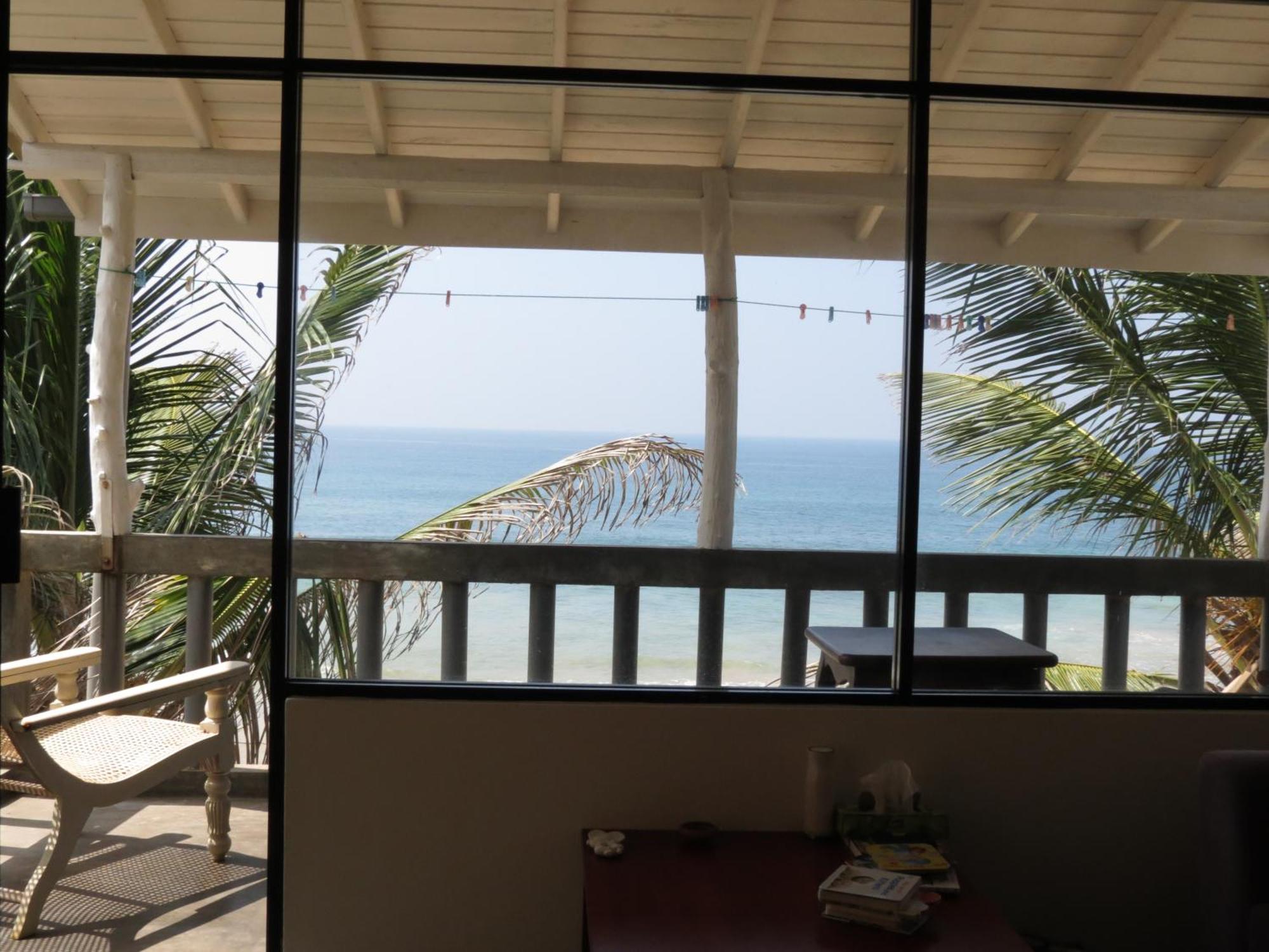 Mountain Wave Hotel And Surfshop Хикадува Стая снимка
