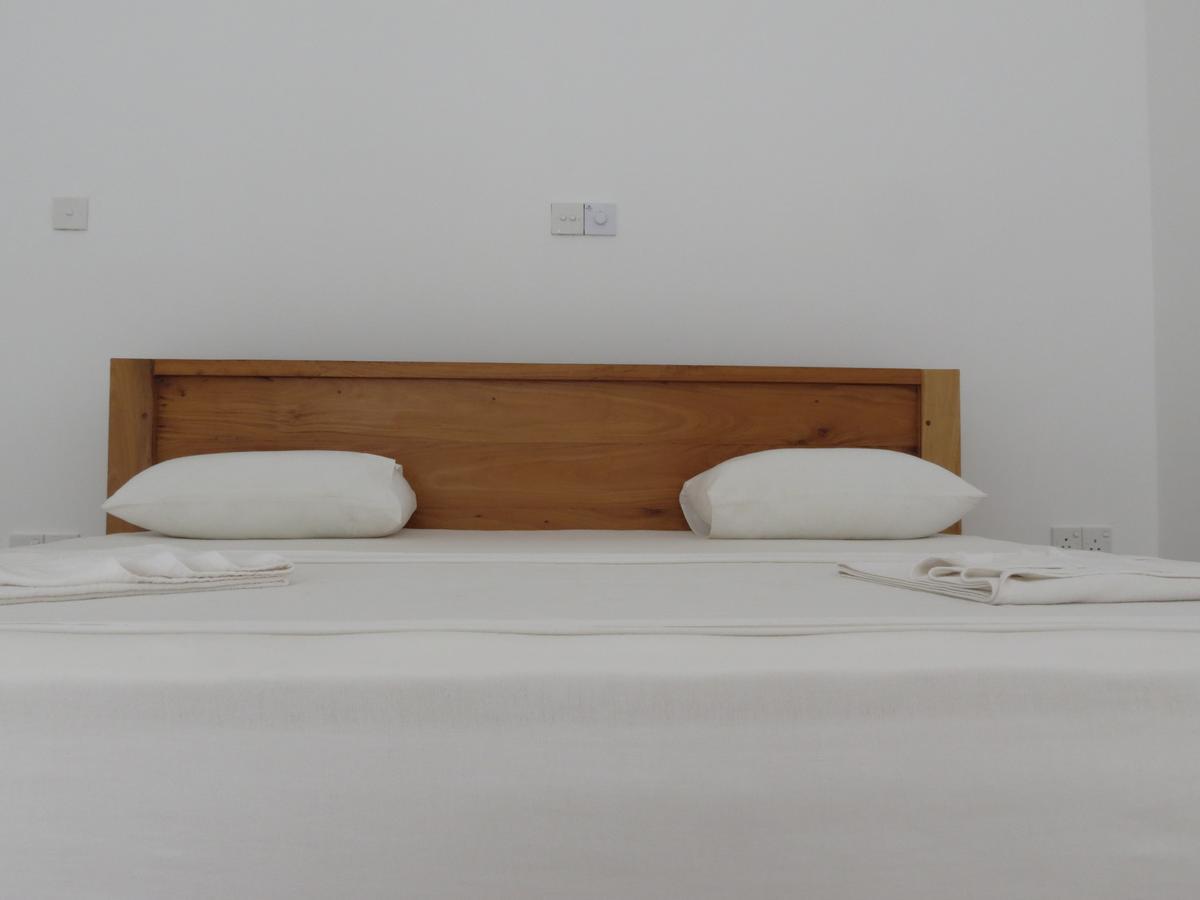 Mountain Wave Hotel And Surfshop Хикадува Екстериор снимка