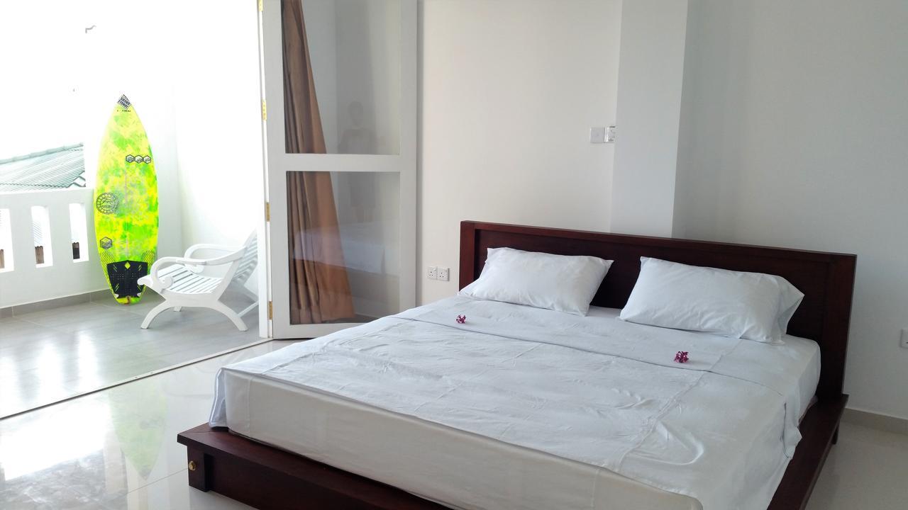Mountain Wave Hotel And Surfshop Хикадува Екстериор снимка