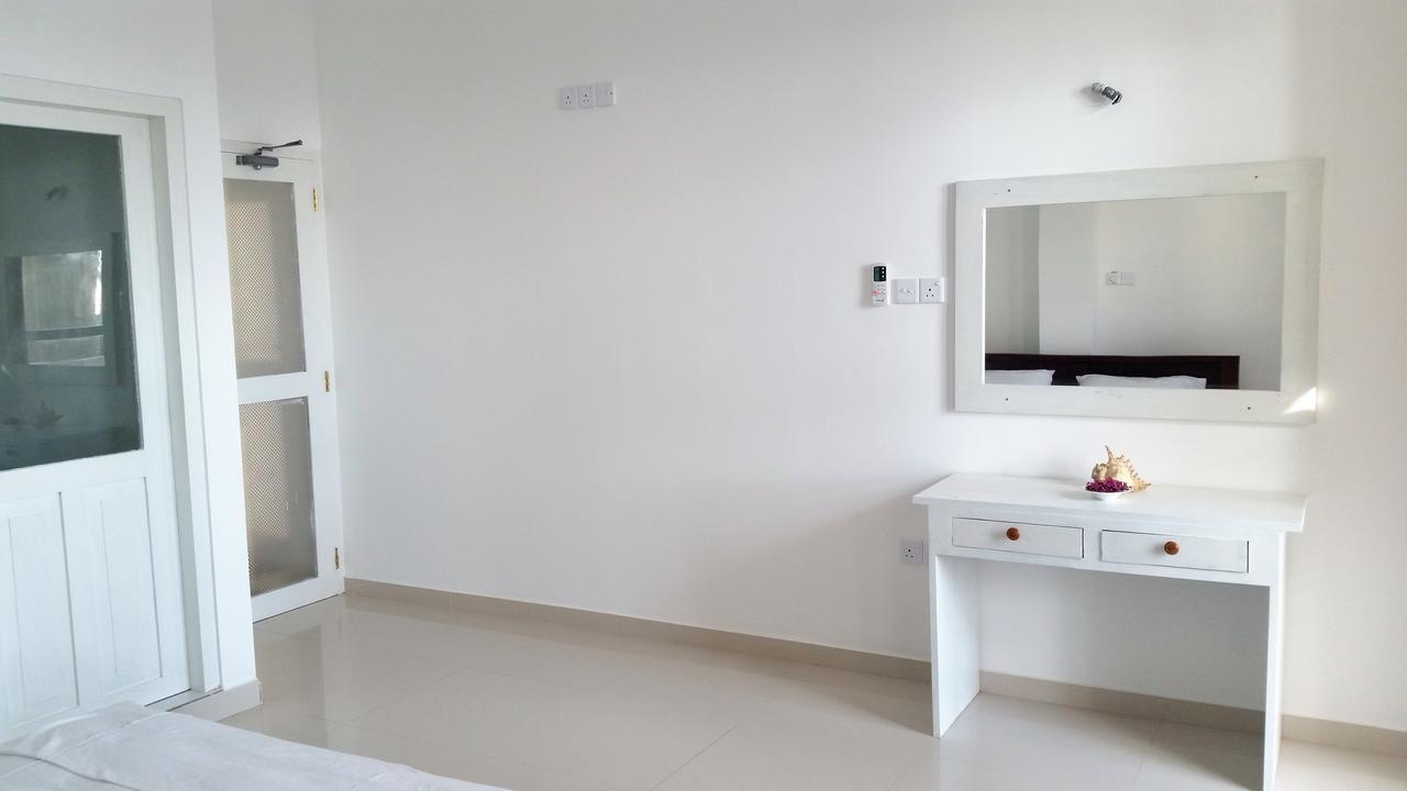 Mountain Wave Hotel And Surfshop Хикадува Екстериор снимка